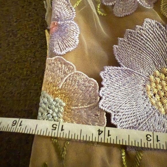 Elliatt Astraea 3D Floral Lace Maxi Dress Wedding Guest Dress  Size XL pre loved - Picture 9 of 9